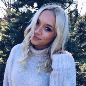 Meet your Posher, Hallie